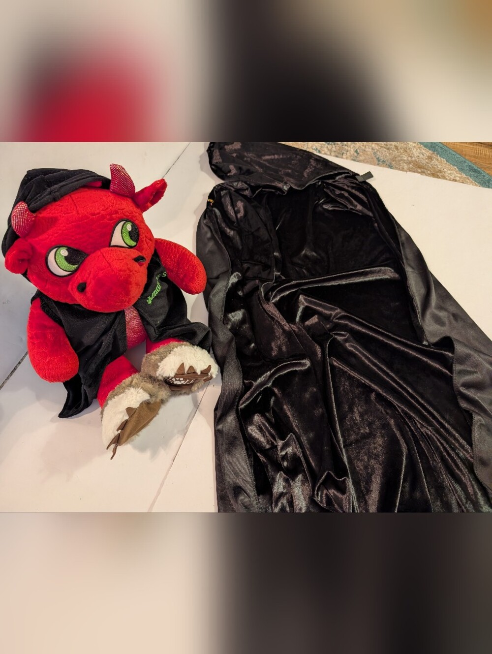 Great Wolf Lodge Kids Red Dragon Plush, Black Hooded Cape Sz 5-9